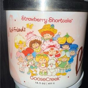 Goose Creek Strawberry Shortcake Candle - Multicolor